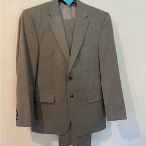 24 - Men's Joesph A. Bank Suite Set - Light Gray